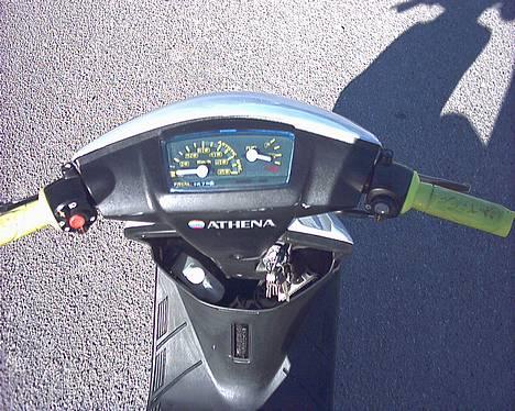 Yamaha jog solgt billede 6