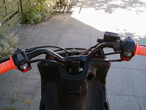 Peugeot SPEEDFIGHT LC 30 (SOLGT) - min synsvinkel når jeg cruiser billede 16