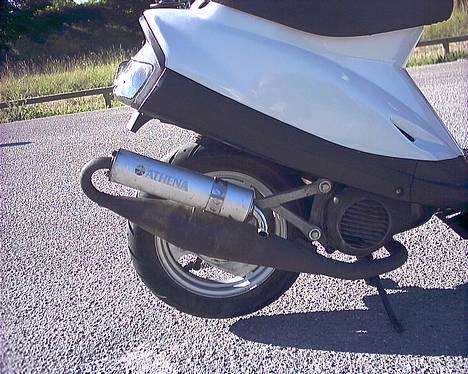 Yamaha jog solgt billede 9