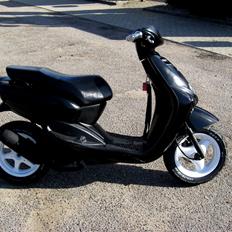 Yamaha Neos black edition