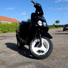 Yamaha Neos black edition