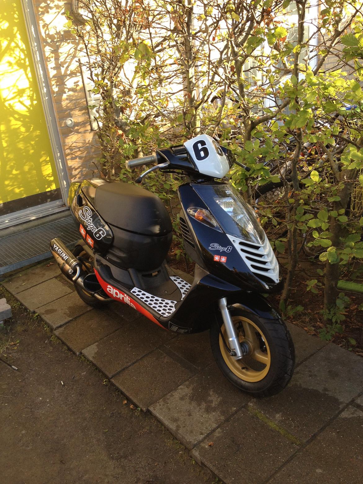 Aprilia sonic ''Gaderacer'' - Som den ser ud nu. Autolakeret skjolde (minus bundskjold) billede 2