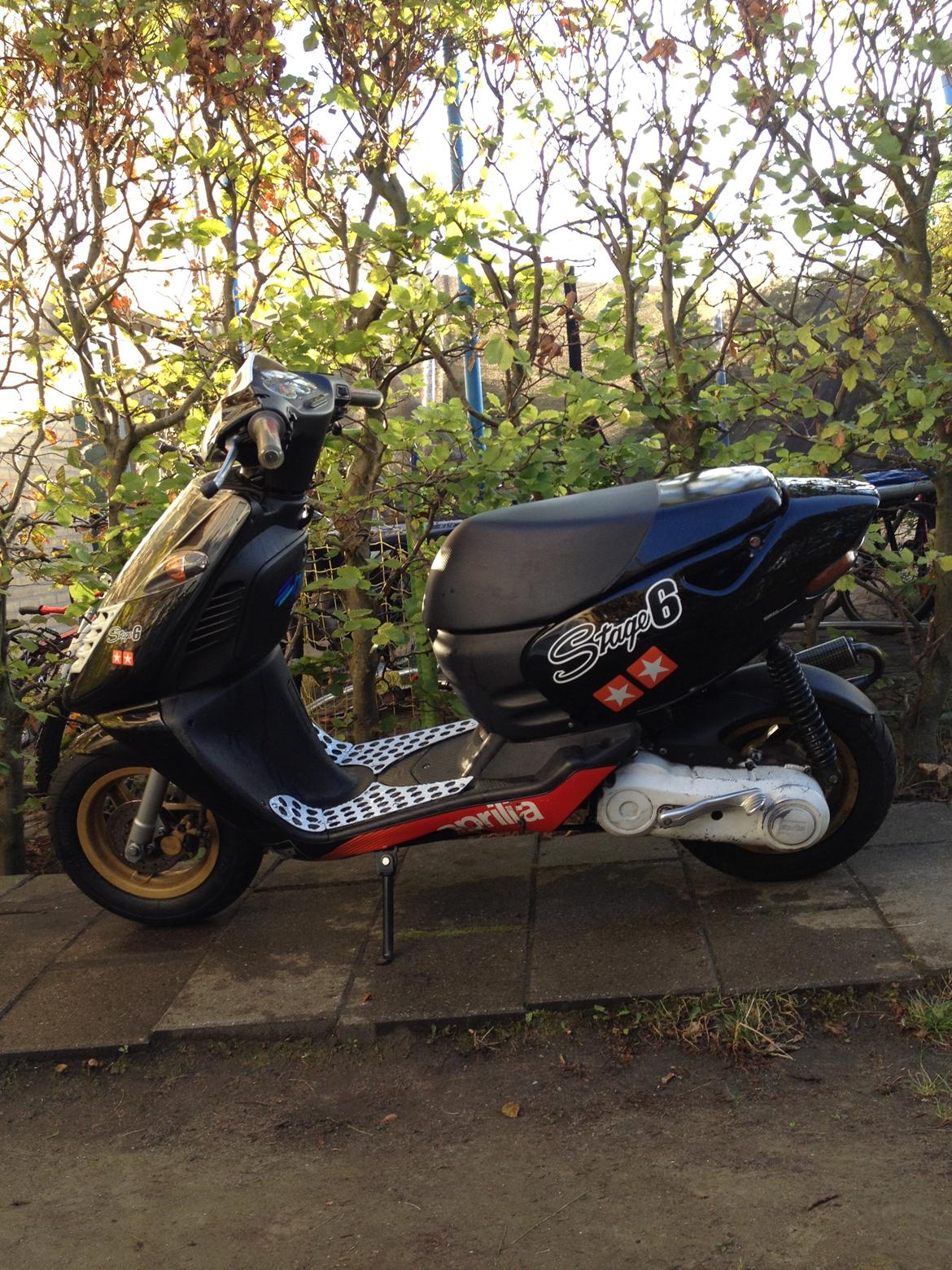 Aprilia sonic ''Gaderacer'' - Som den ser ud nu. Autolakeret skjolde (minus bundskjold) billede 4