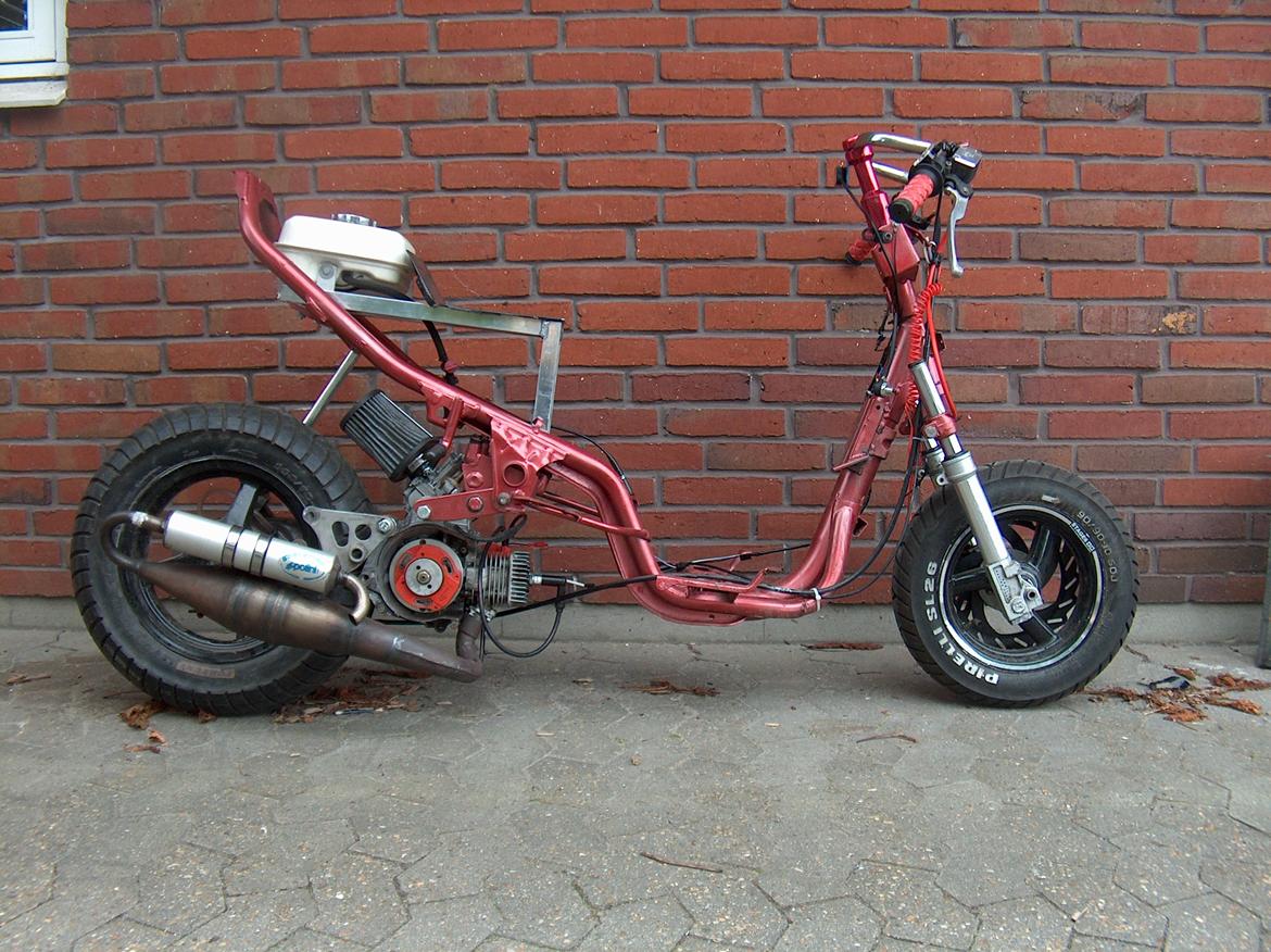 Aprilia SR50 Evo AC - Byttet til Hot50 - som den står pr. 6/9/12 - polini evo udstødning og anden trykfjeder. HJALP MEGET!! billede 7