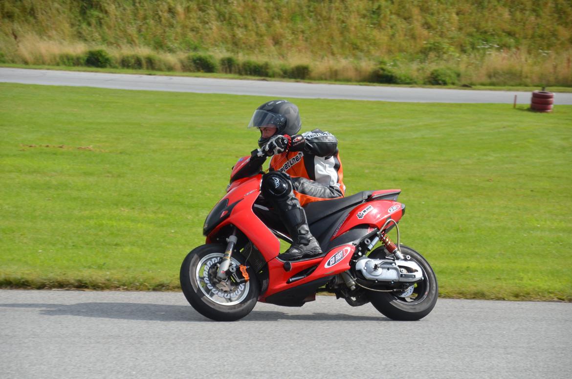 Yamaha jog R LC DD billede 4