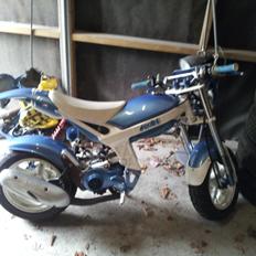 Suzuki street magic solgt