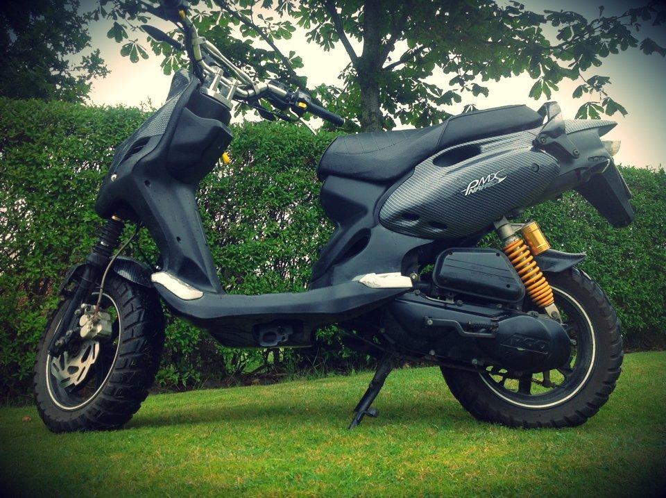 PGO Pmx Naked [Carbon] billede 1