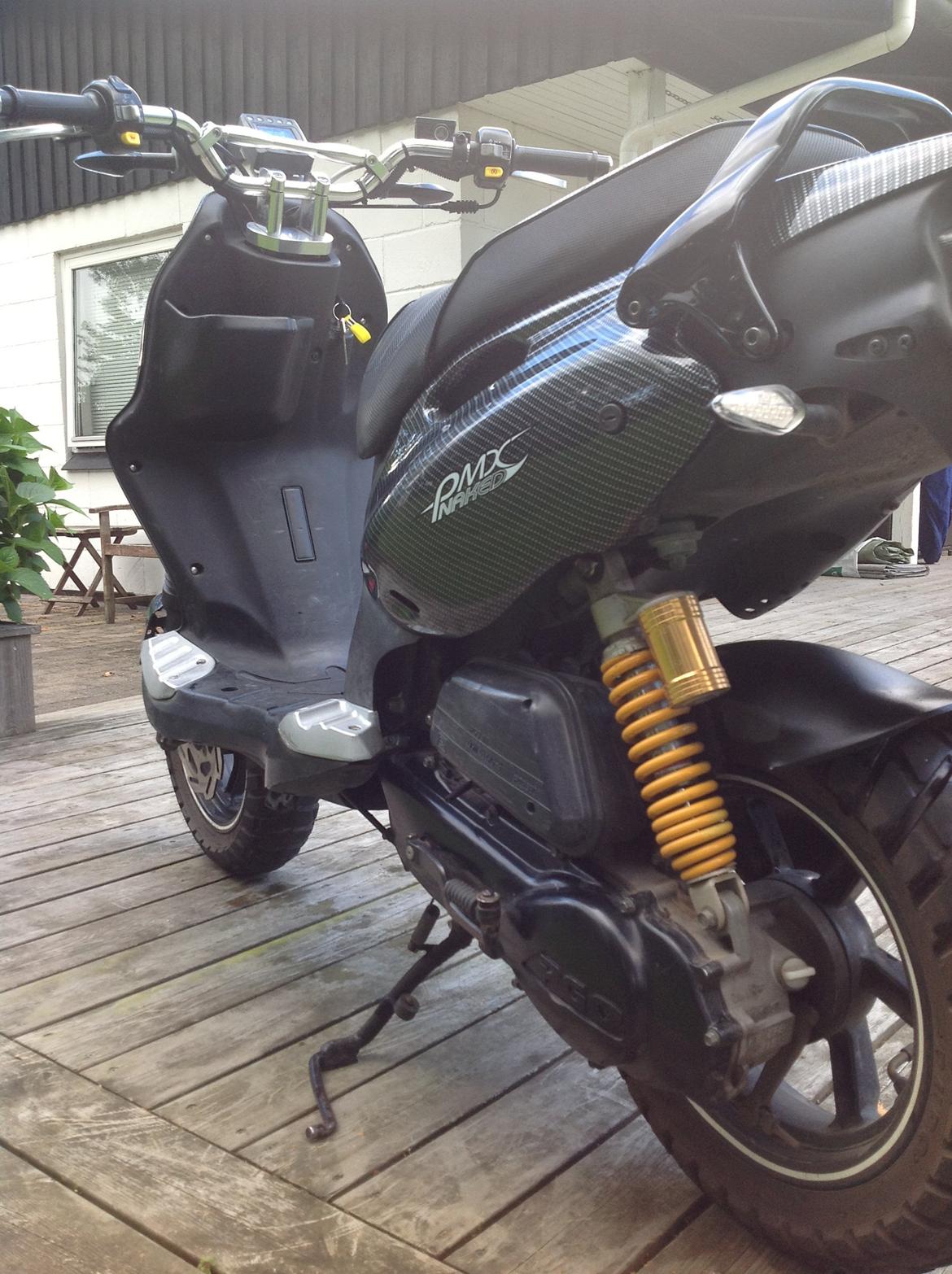 PGO Pmx Naked [Carbon] billede 3