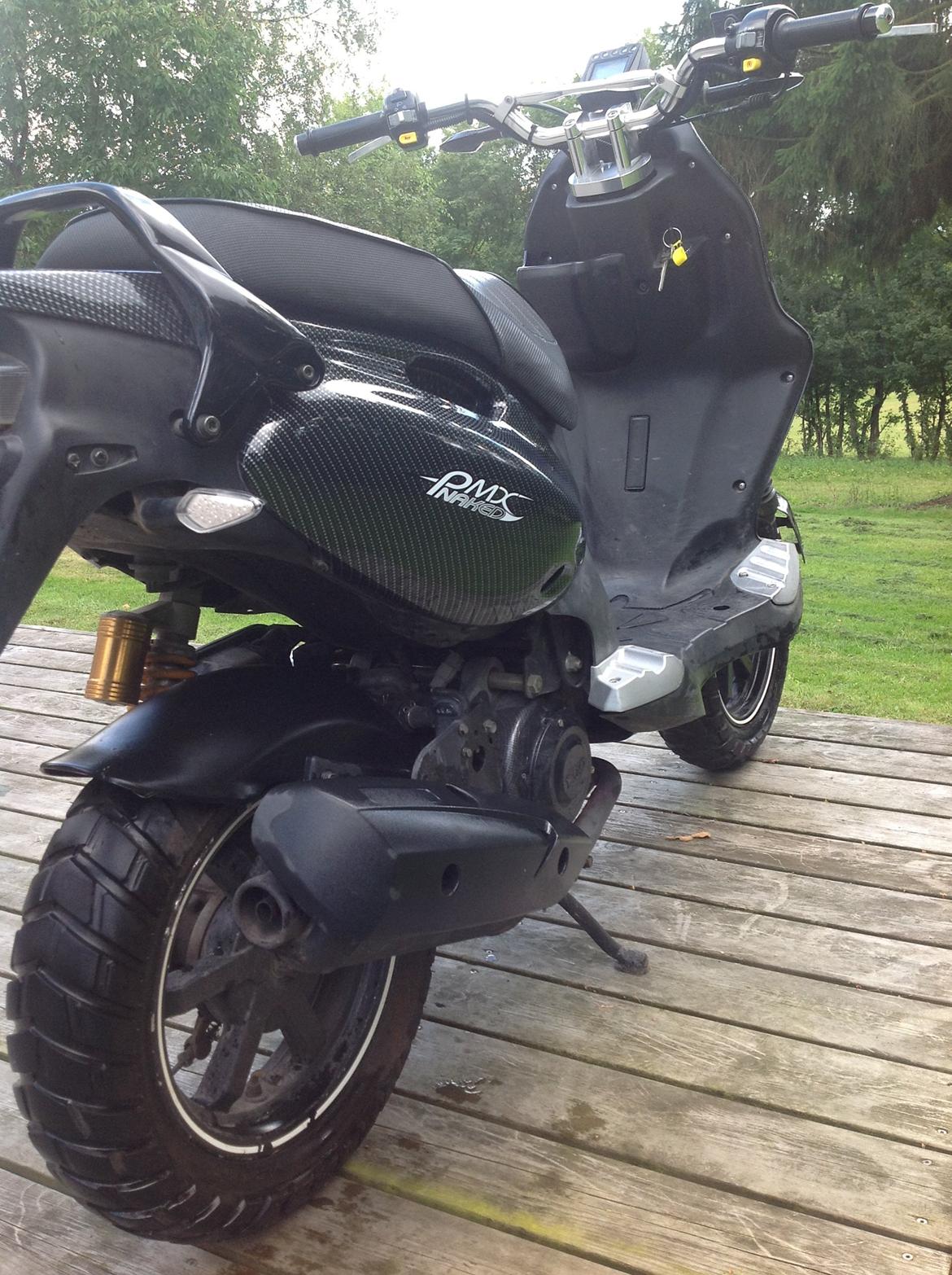 PGO Pmx Naked [Carbon] billede 5