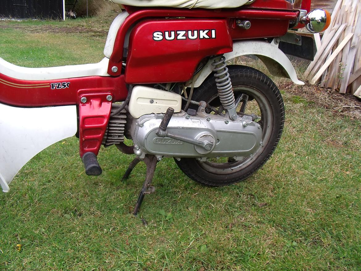 Suzuki fz 50 solgt for 3200 - Billeder af scootere - Uploaded af Julemand