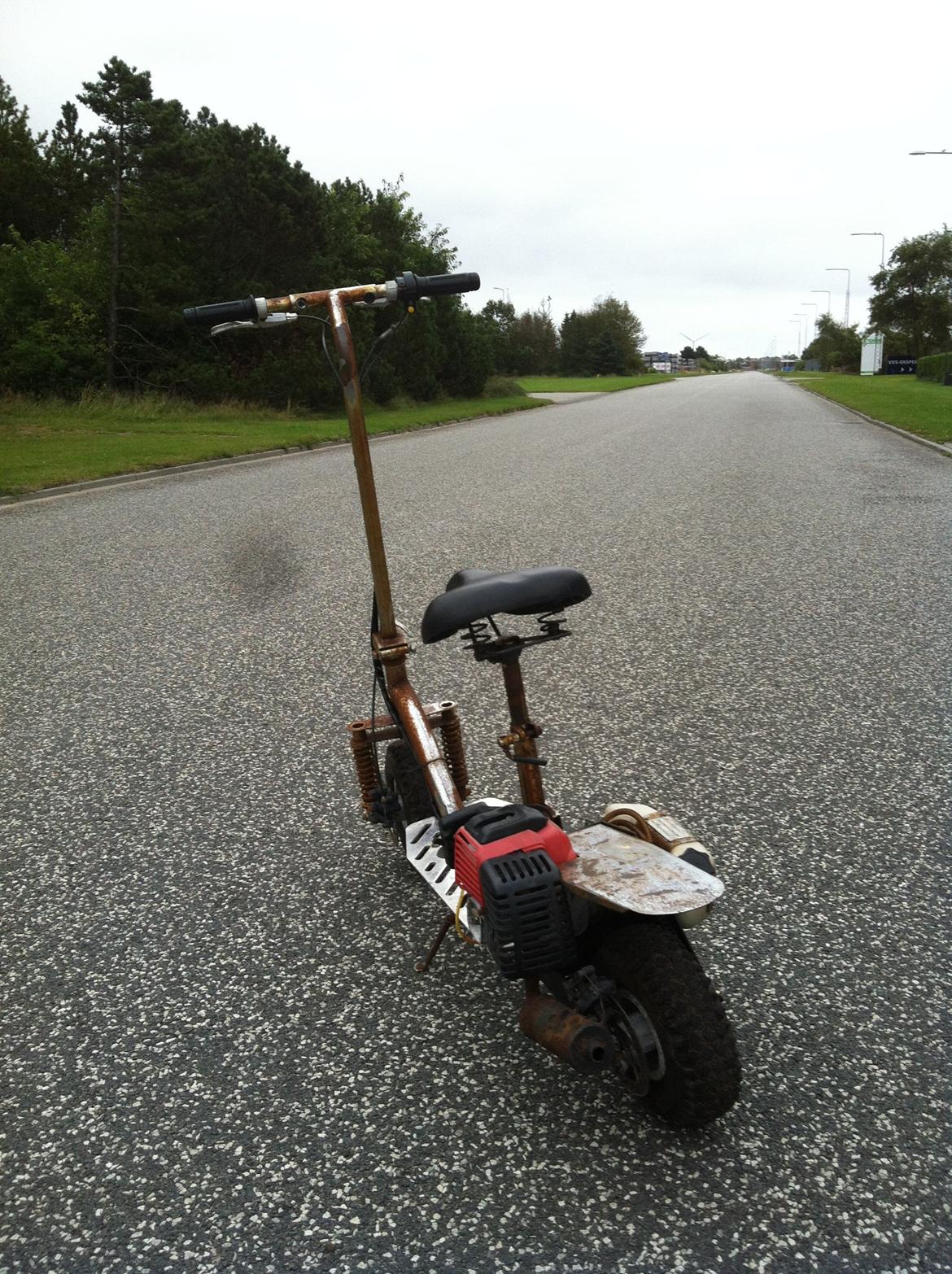 MiniBike Benzin Løbehjul billede 2