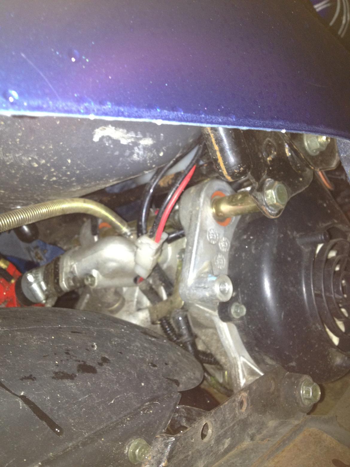 PGO hot 50 med tornado front - en lille smule motor billed lidt beskidt fordi det har regnet. billede 19