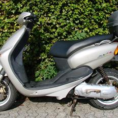 Yamaha Neos