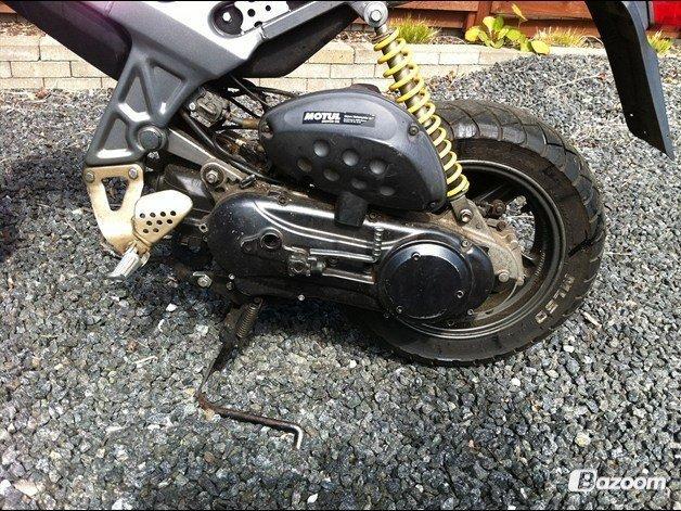 Suzuki street magic - kusse magneten (byttet til jog r) billede 4