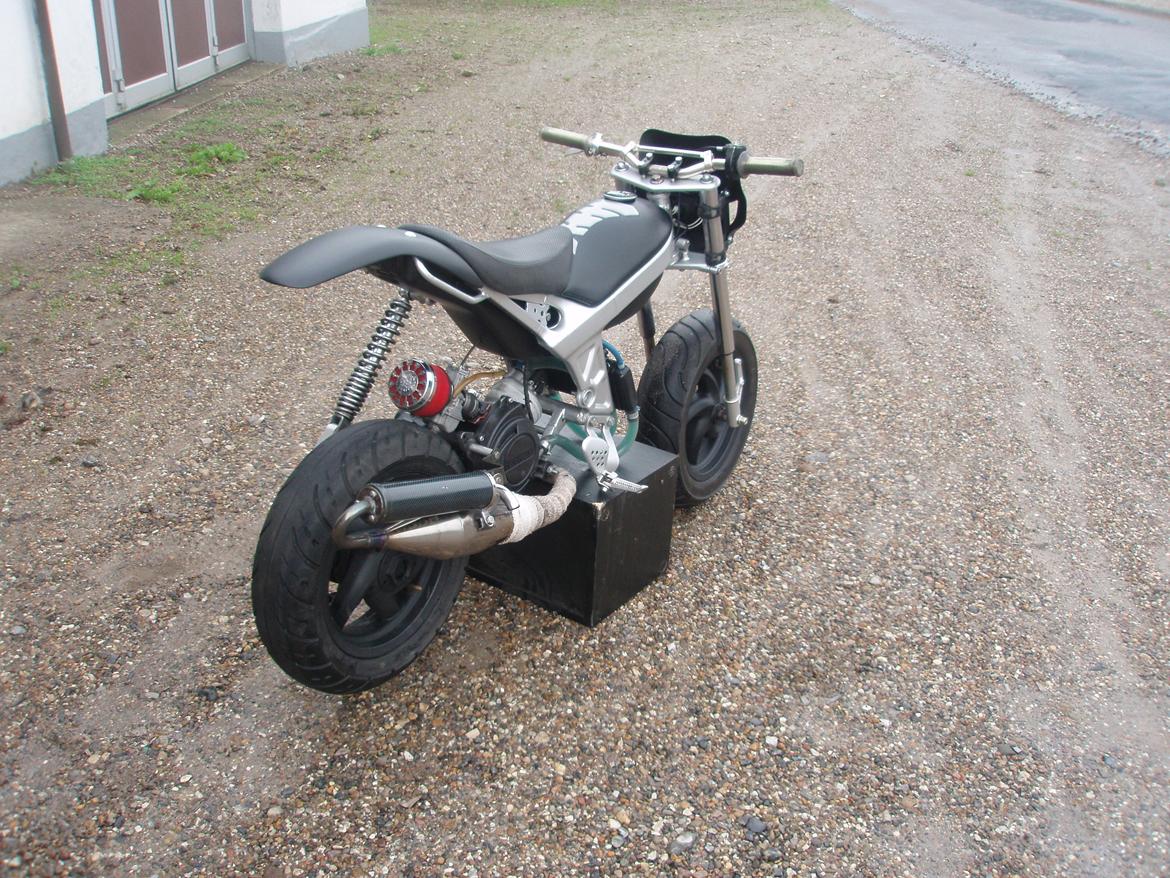 Suzuki Street magic er under om bygning billede 7