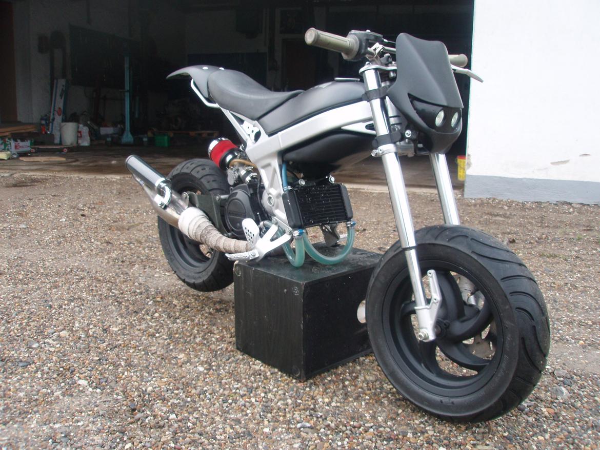 Suzuki Street magic er under om bygning billede 8