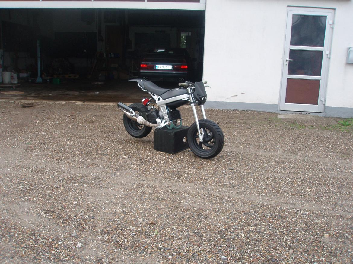 Suzuki Street magic er under om bygning billede 9