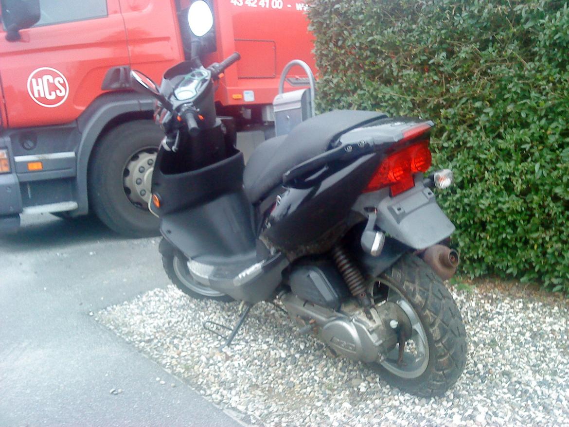 PGO Dr. Big Beast ( BLEVET STJÅLET) - Billedet som er taget da jeg fik den hjem i indkørslen. meget er sket siden da:) billede 2