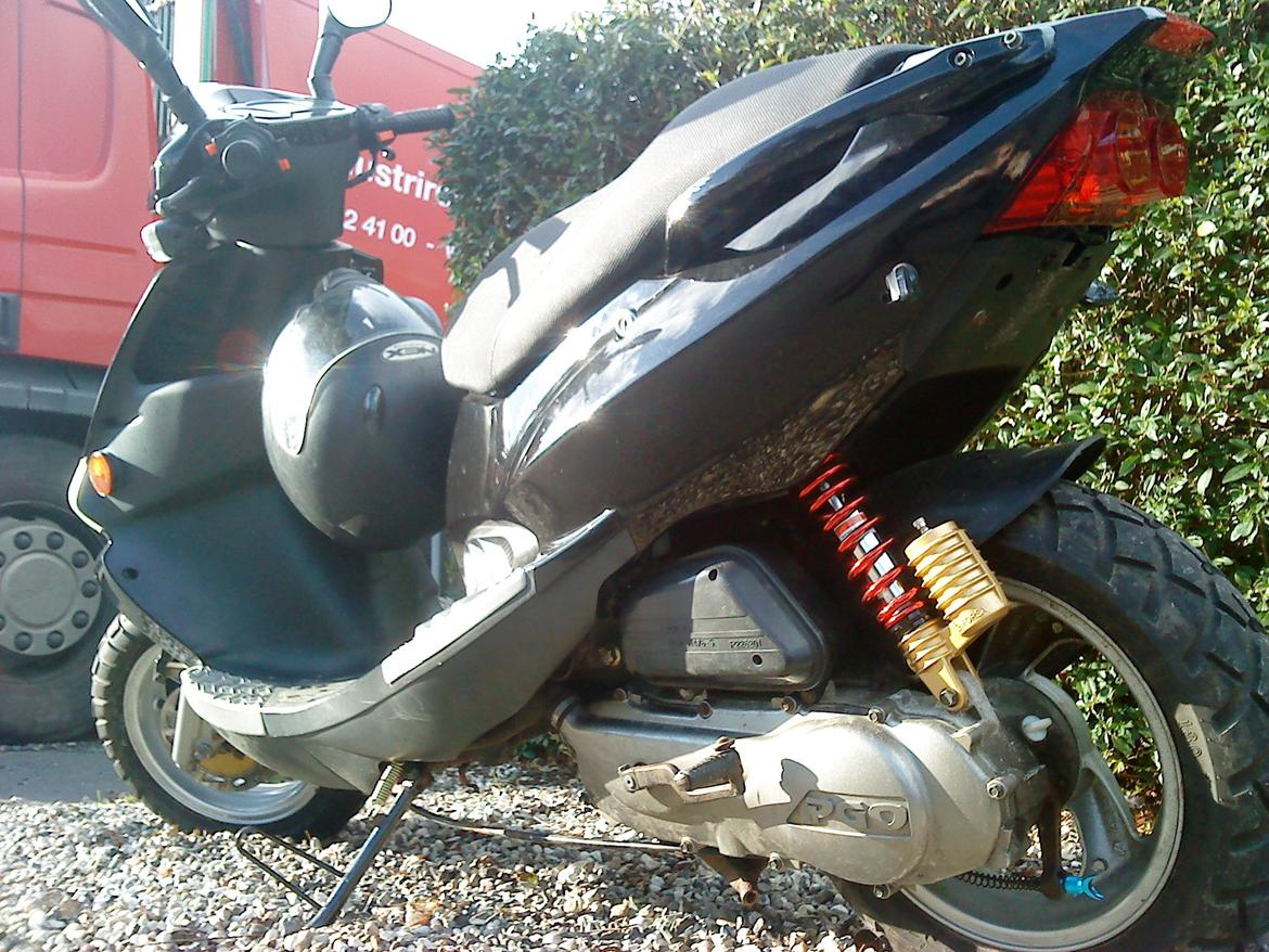 PGO Dr. Big Beast ( BLEVET STJÅLET) - det ultimativt bedste billede af min Dr. Beast:)                  - Det eneste jeg har fra den, er den blå Fisk, ved bremse armen.   den er nu i min keyhanger.  billede 1