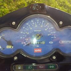 Aprilia sonic "autolakeret"
