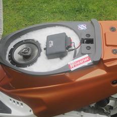 PGO Hot 50 orange lyn solgt for 3000