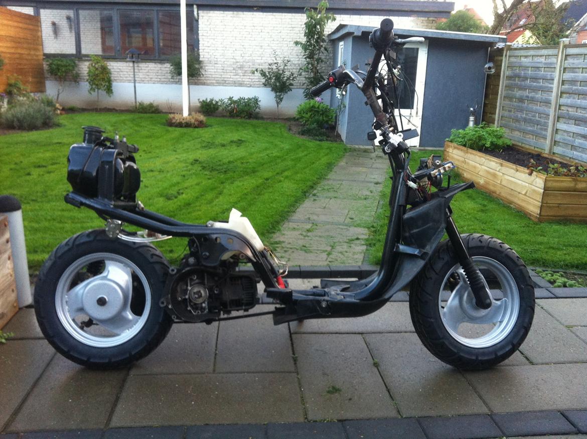 Yamaha Jog artistic special (SOLGT) billede 13