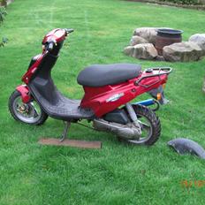 PGO Hot 50 "Rød toppen"