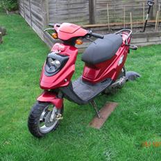 PGO Hot 50 "Rød toppen"