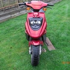 PGO Hot 50 "Rød toppen"