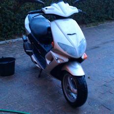 Peugeot Speedfight 1