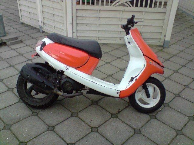 Yamaha Jog space med hot motor billede 2