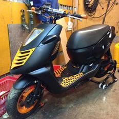 Aprilia sonic lc .bane racer.