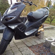 Peugeot Speedfight 2 AC (byttet til streetrox)