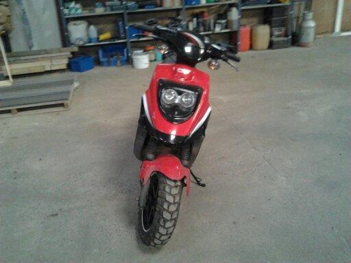 PGO Hot 50 SP - min scooter med skjolde:) billede 1