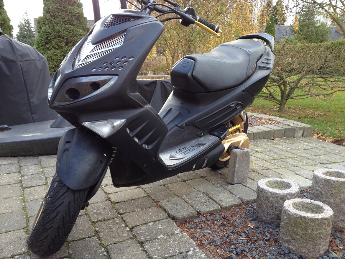 Peugeot Speedfight 2 AC (byttet til streetrox) billede 3