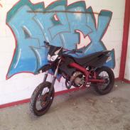 Derbi senda candy red