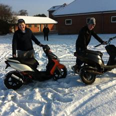 Yamaha Jog R (Kinky) Byttet til MHR SFX ;)
