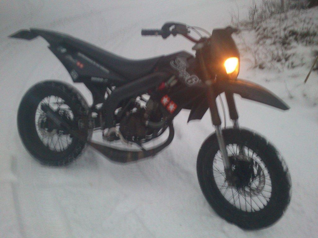 Gilera Rcr - Snøen er kommet i Norge! 
Dette er slik den står 01.12.2012 :) billede 2