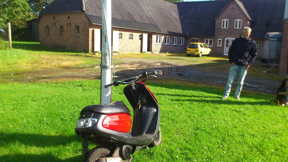 Yamaha jog space (Projekt) (taget af politiet) billede 10