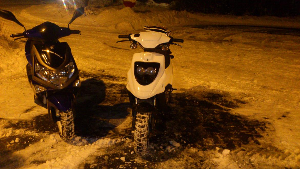 PGO HOT 50 - forfra men billedet er nok lidt dårligt  billede 7