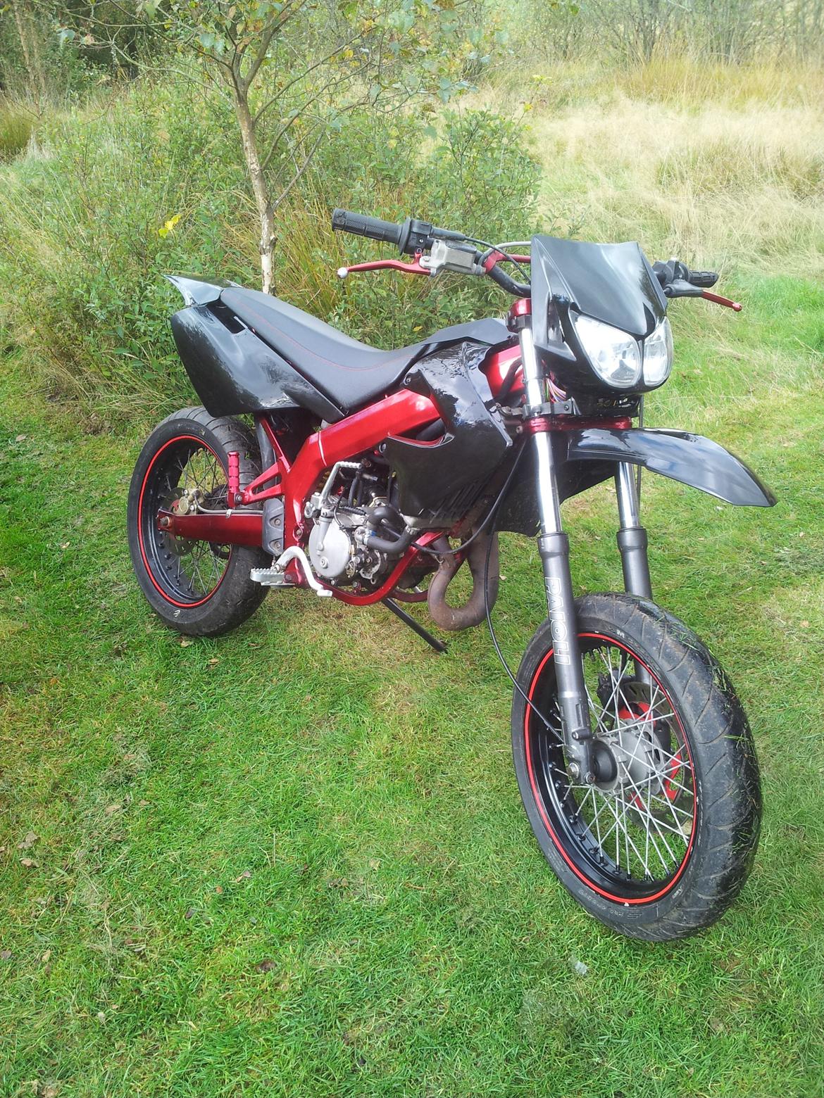 Derbi senda candy red billede 3