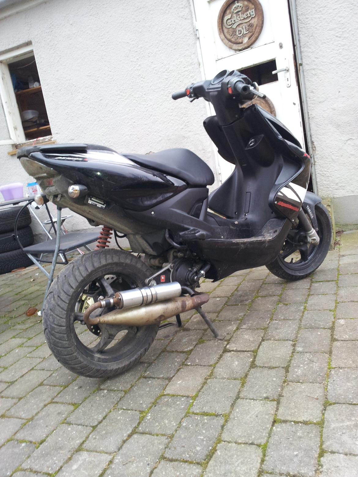 Yamaha aerox - der er monteret ny udstødning efter billedet er taget billede 1