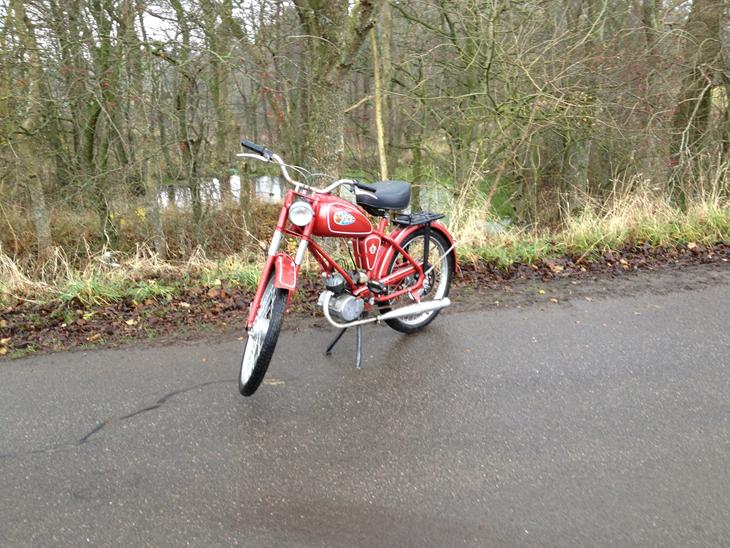 {{currentPhoto.altText}} billede {{currentPhoto.number}}