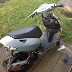 Aprilia sonic slogt