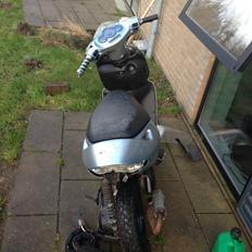 Aprilia sonic slogt