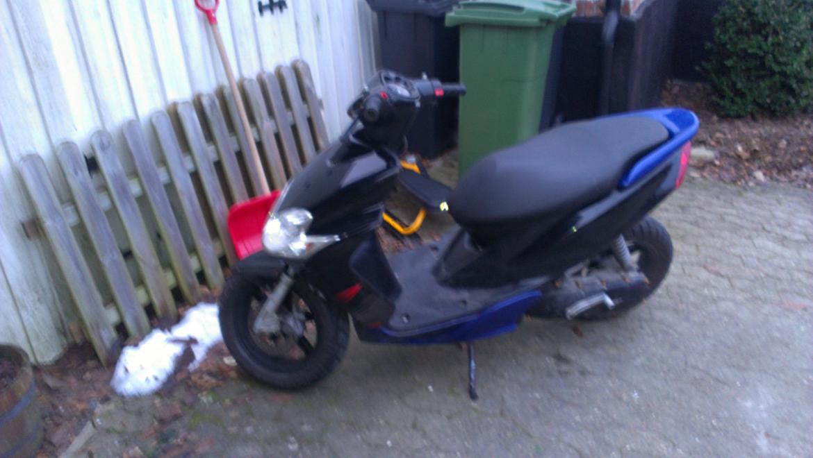 Yamaha jog r byttet til bil billede 2