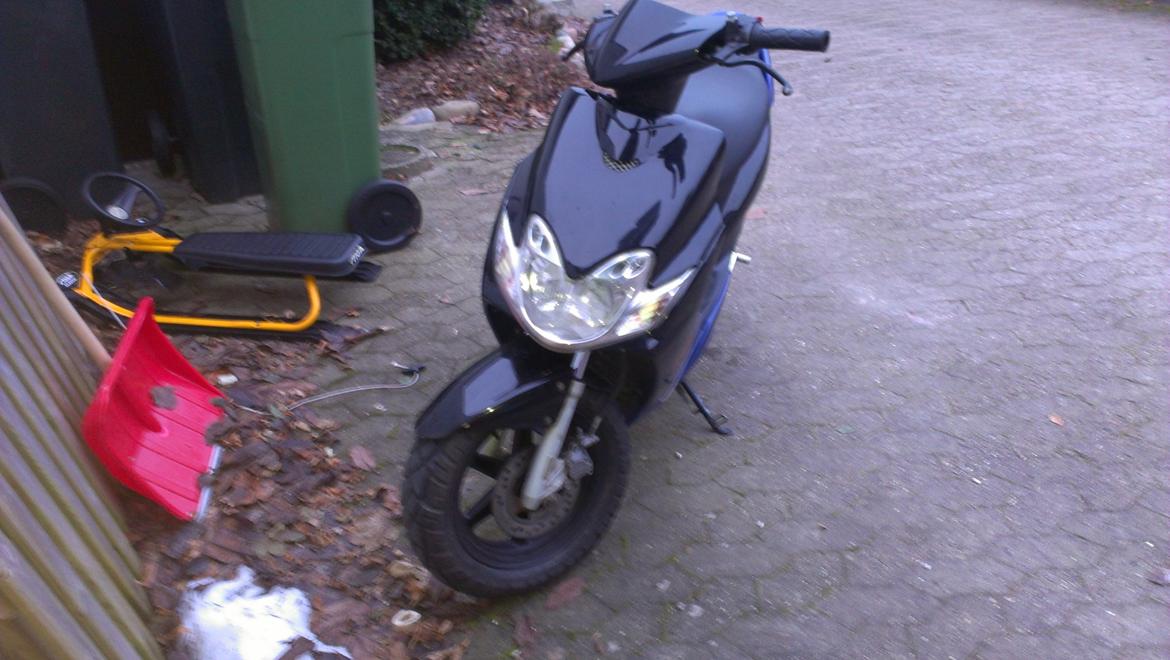 Yamaha jog r byttet til bil billede 3