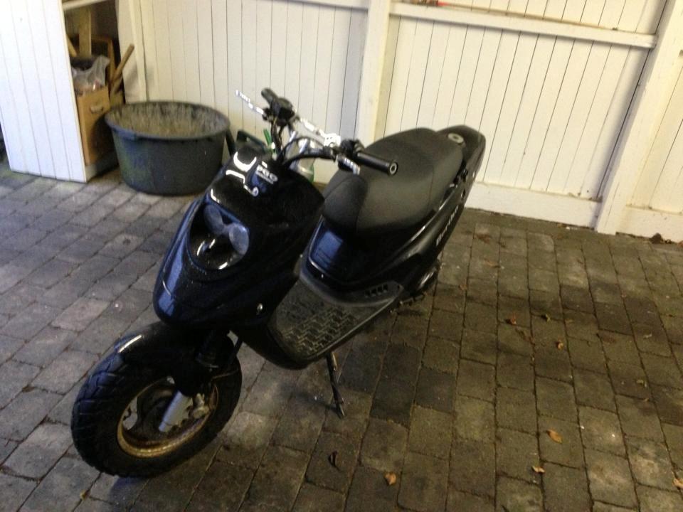 PGO hot  50 naked billede 2