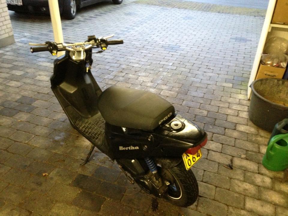 PGO hot  50 naked billede 6