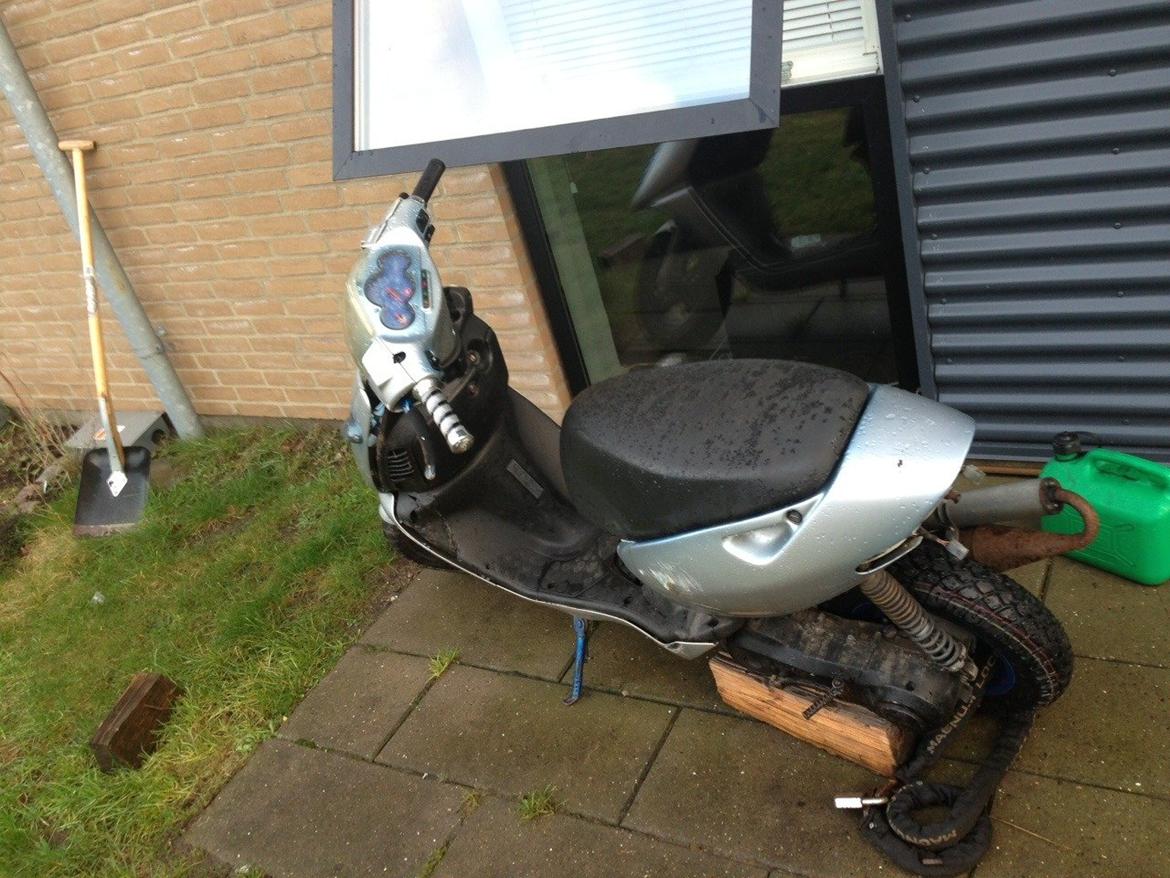 Aprilia sonic slogt billede 2